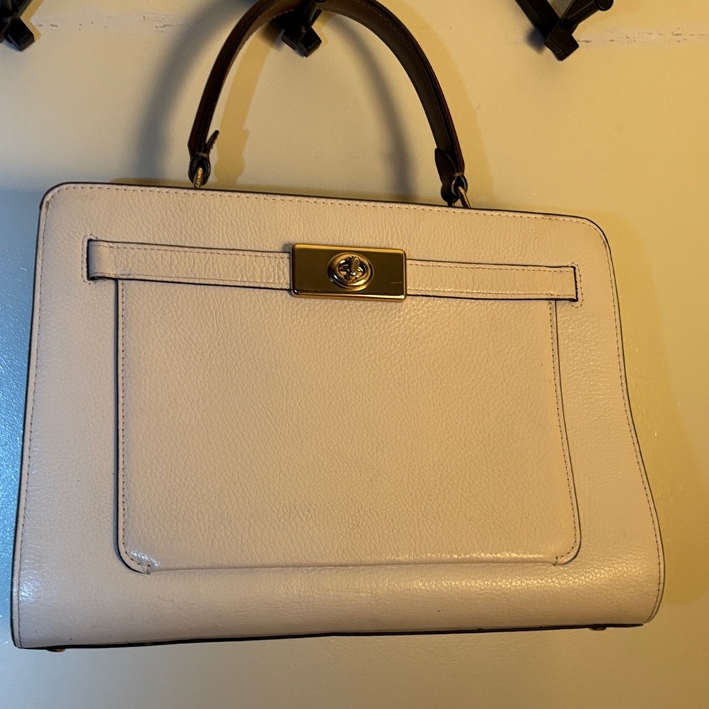 Elegant coach Cream Handbag